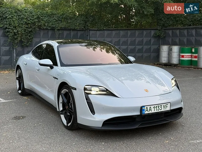 Porsche Taycan