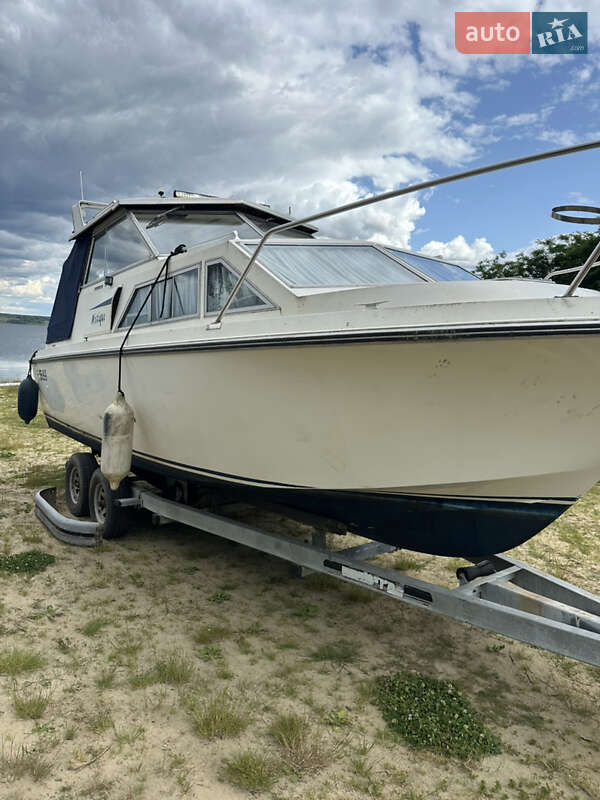 Катер Princess 25 1982 в Новояворівську