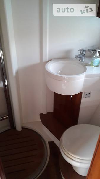 Моторна яхта Princess 42 2008 в Києві