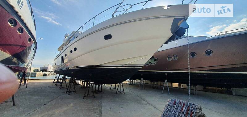 Моторная яхта Princess 67 2008 в Киеве