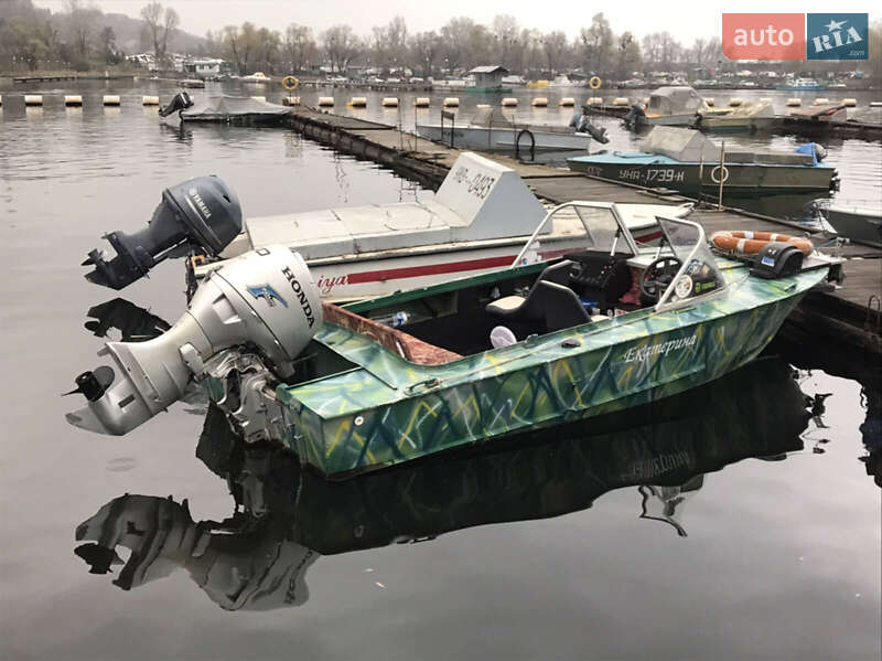 Катер Прогресс 2 1987 в Киеве