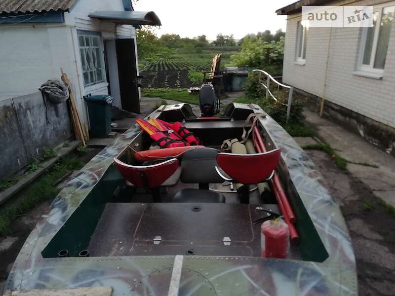 Лодка Прогресс 2 1991 в Киеве