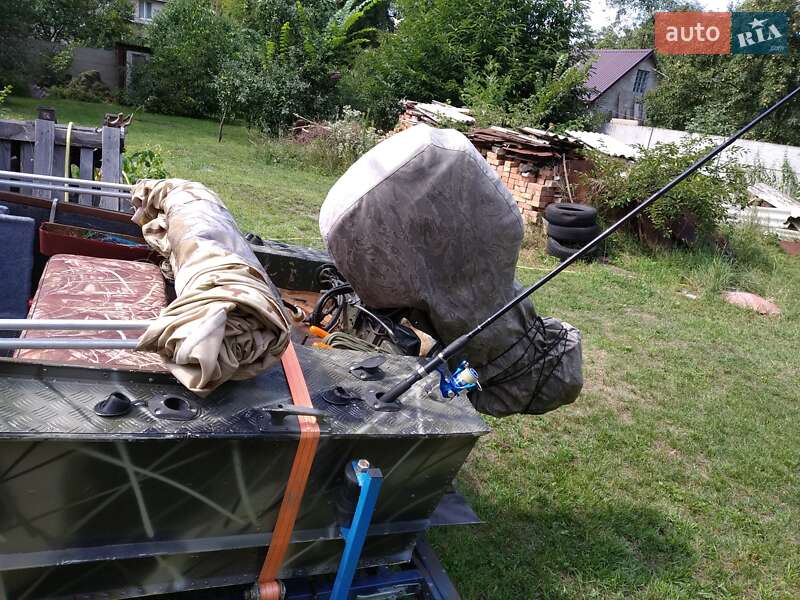 Човен Прогресс 2 2016 в Ірпені