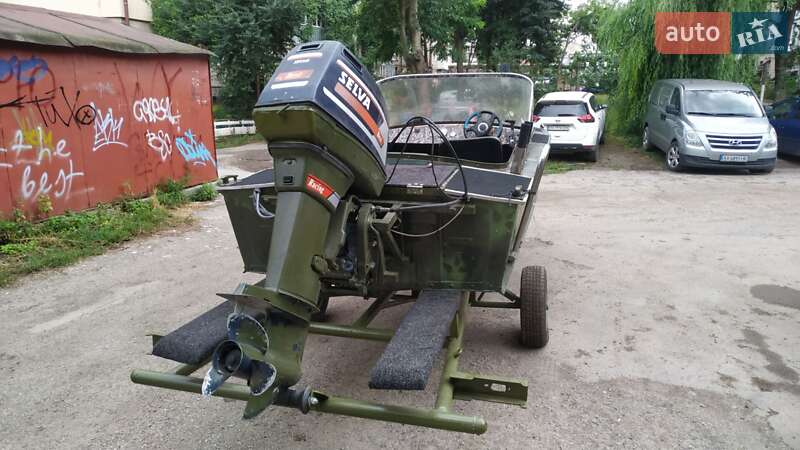 Катер Прогресс 2 1990 в Кам'янець-Подільському