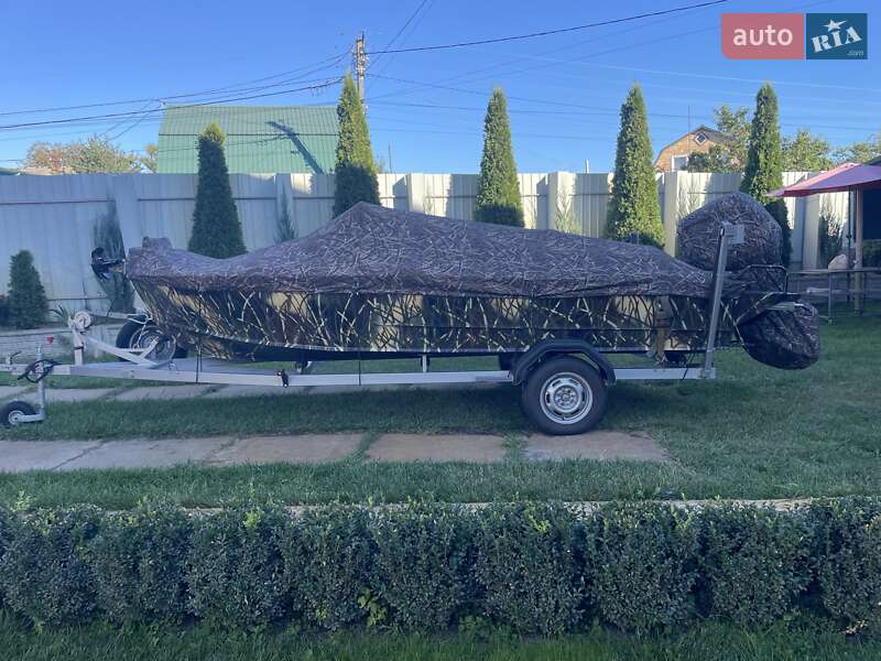 Лодка Прогресс 2 1986 в Броварах фото Лодка Прогресс 2 1986 в Броварах