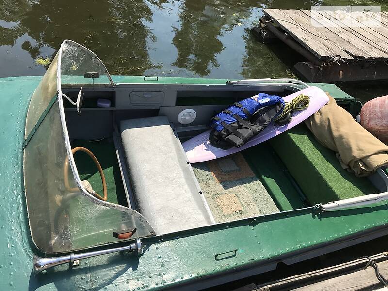 Катер Прогресс 2М 2006 в Киеве