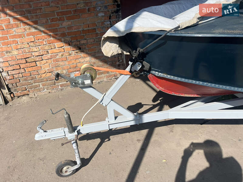 Катер Прогресс 2М 2005 в Лозовой