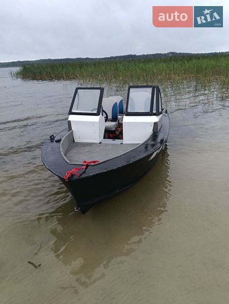 Катер Прогресс 2М 2020 в Луцке