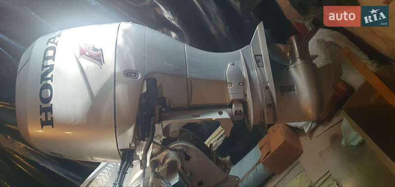 Лодка Прогресс 4 2014 в Херсоне