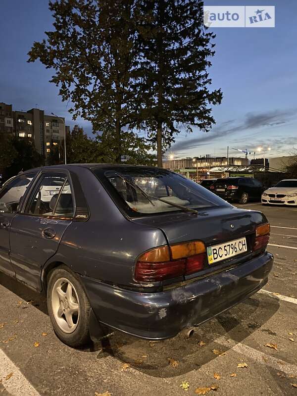 Седан Proton 413 1995 в Львові