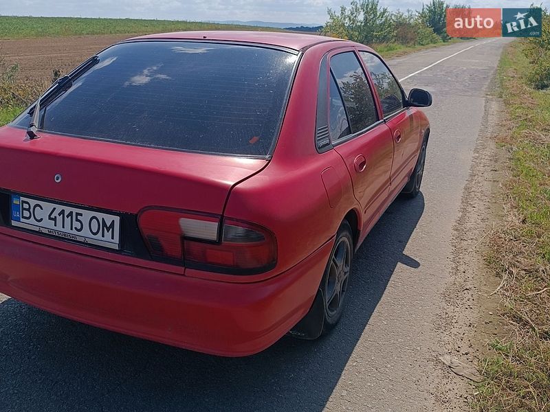 Седан Proton 415 1995 в Самборе