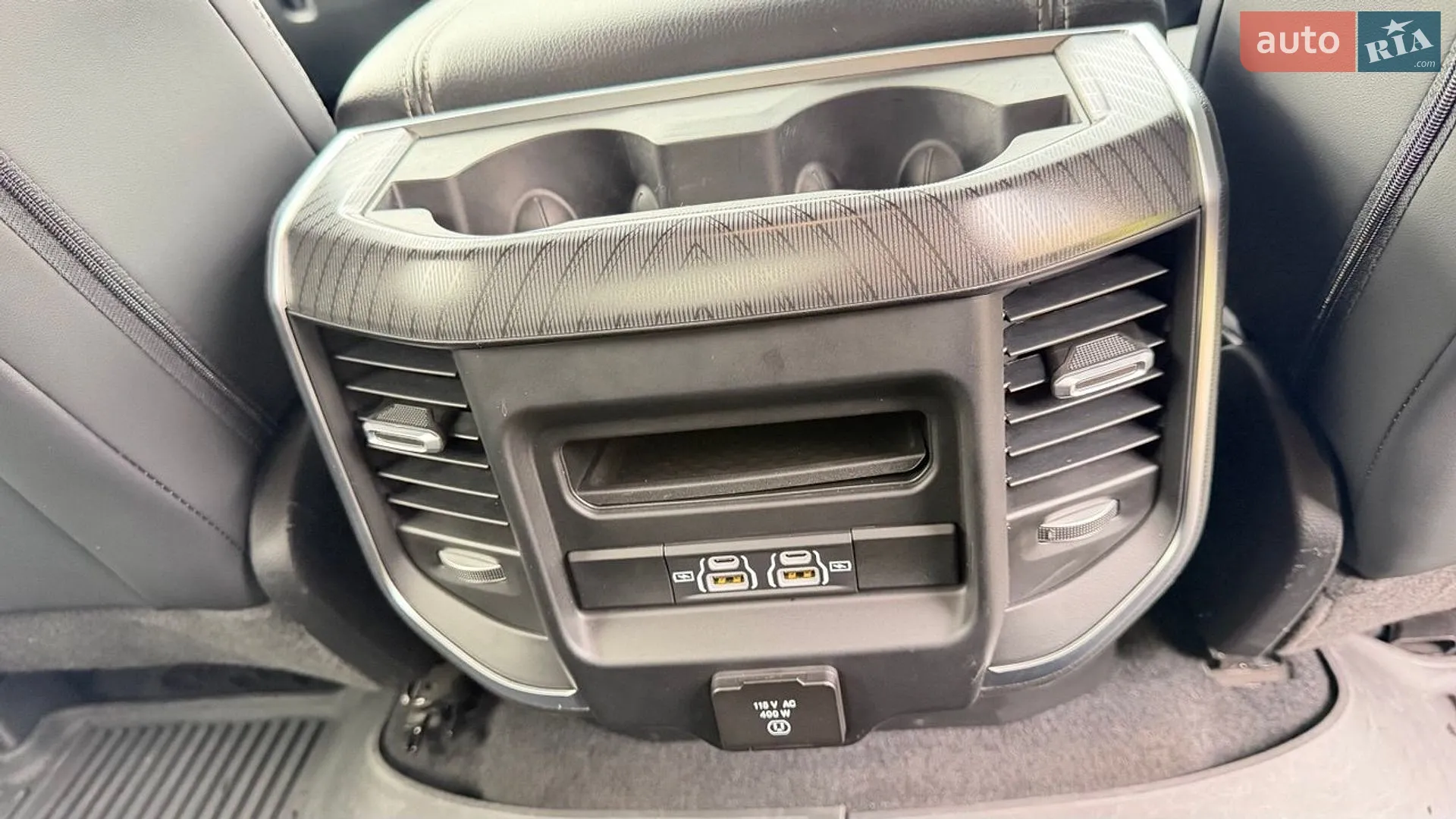 2024 RAM 1500 - мініатюра 29