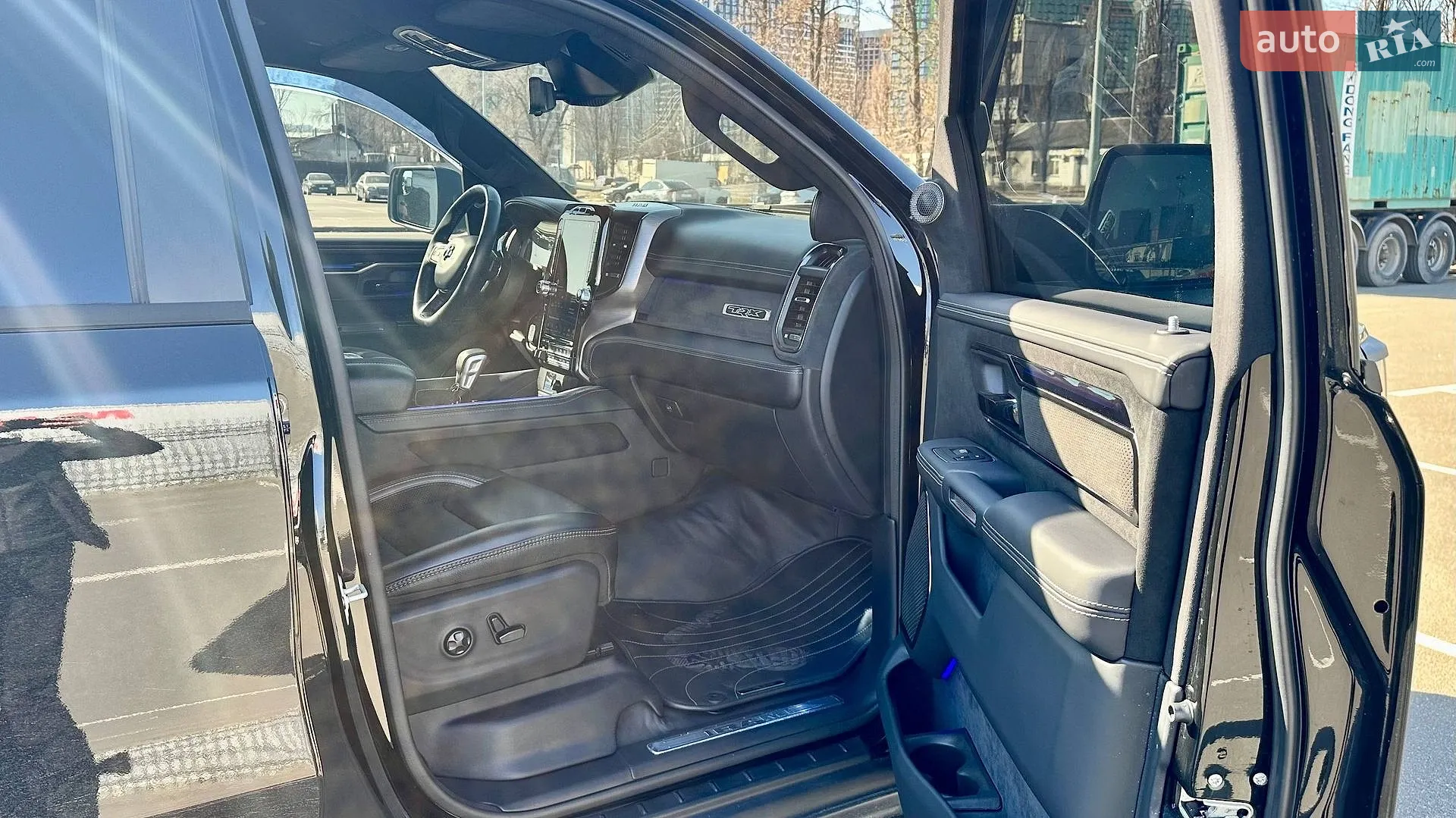 2023 RAM 1500 - мініатюра 44