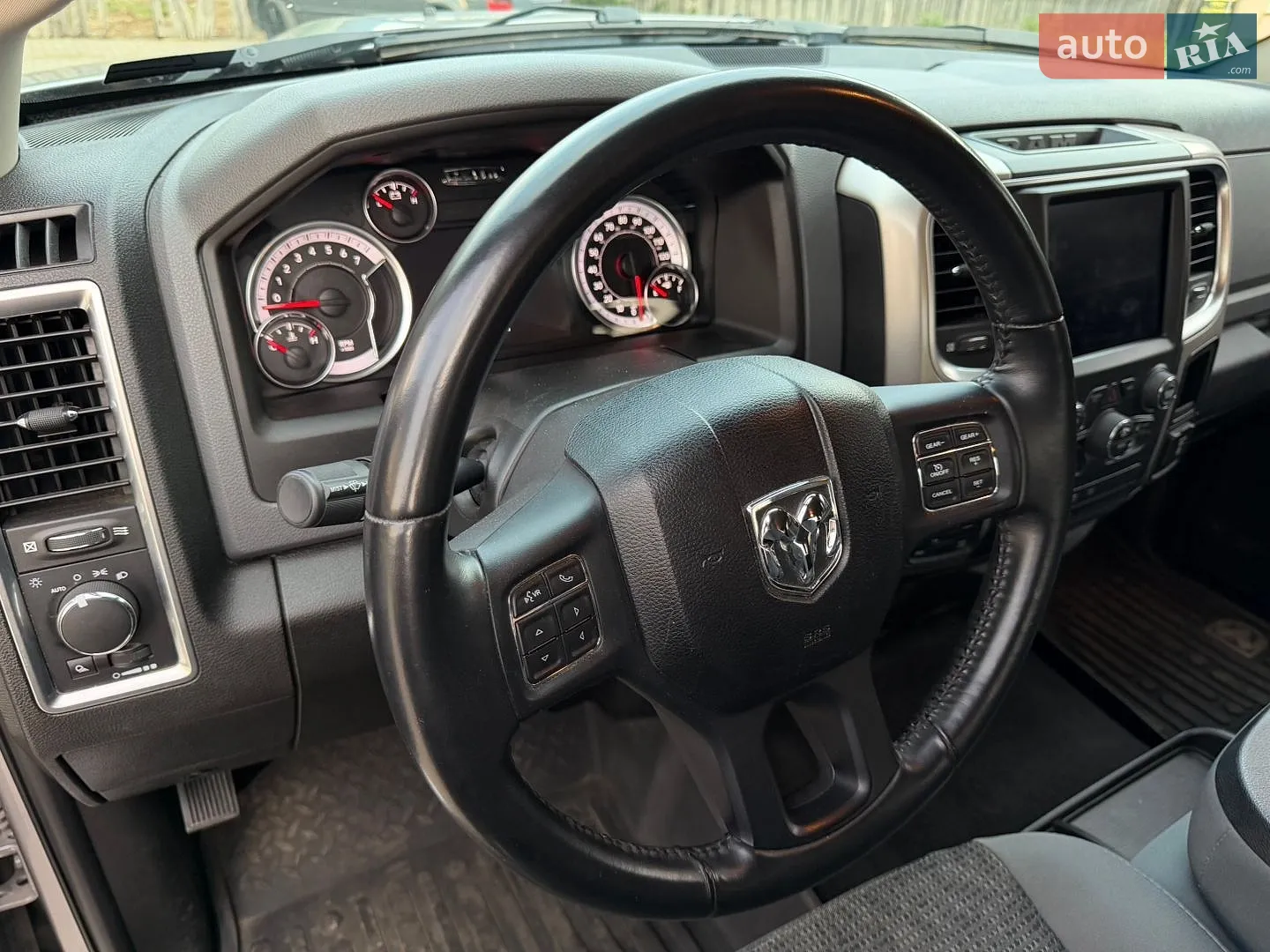 2019 RAM 1500 - мініатюра 36