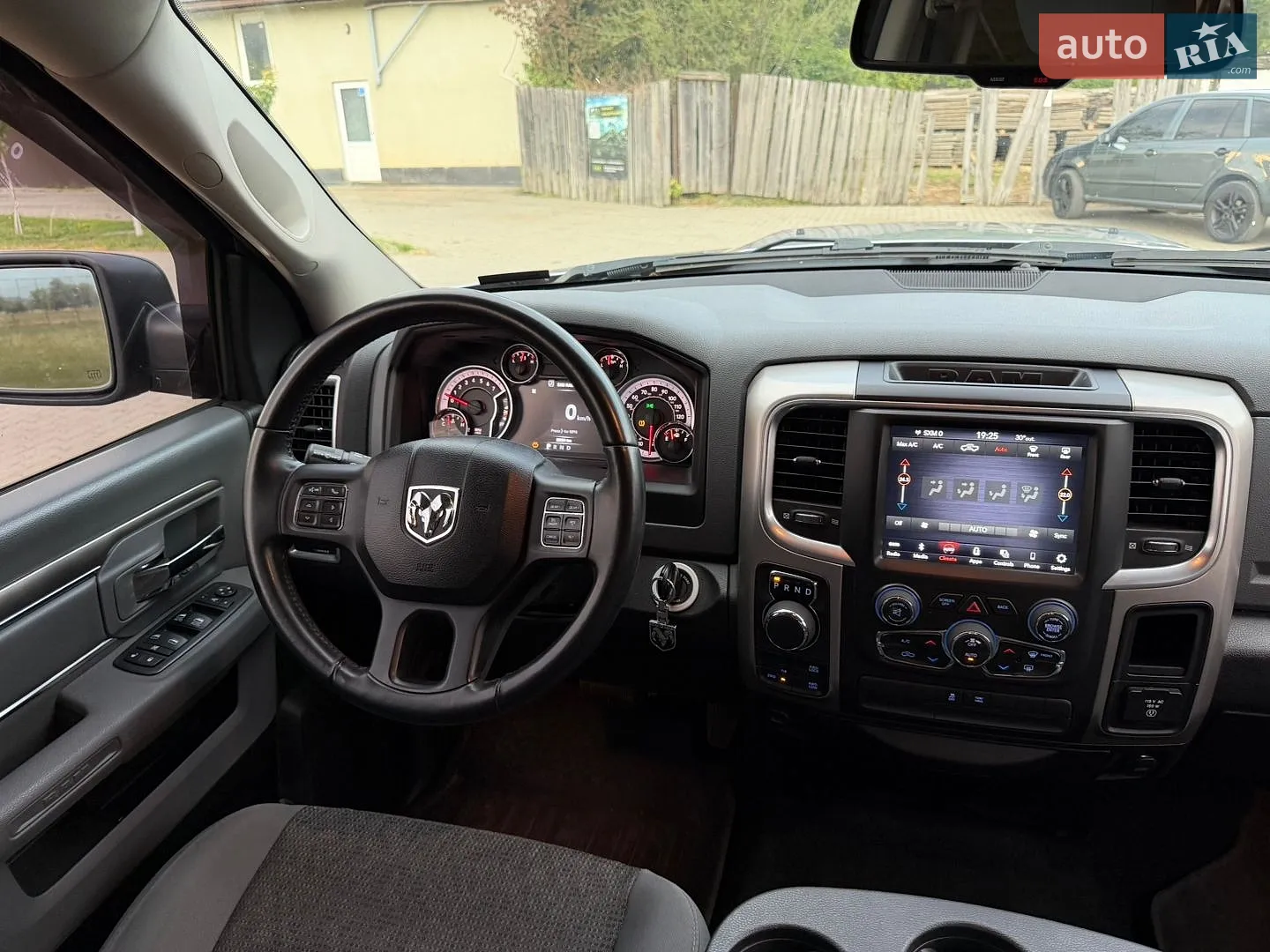 2019 RAM 1500 - мініатюра 50