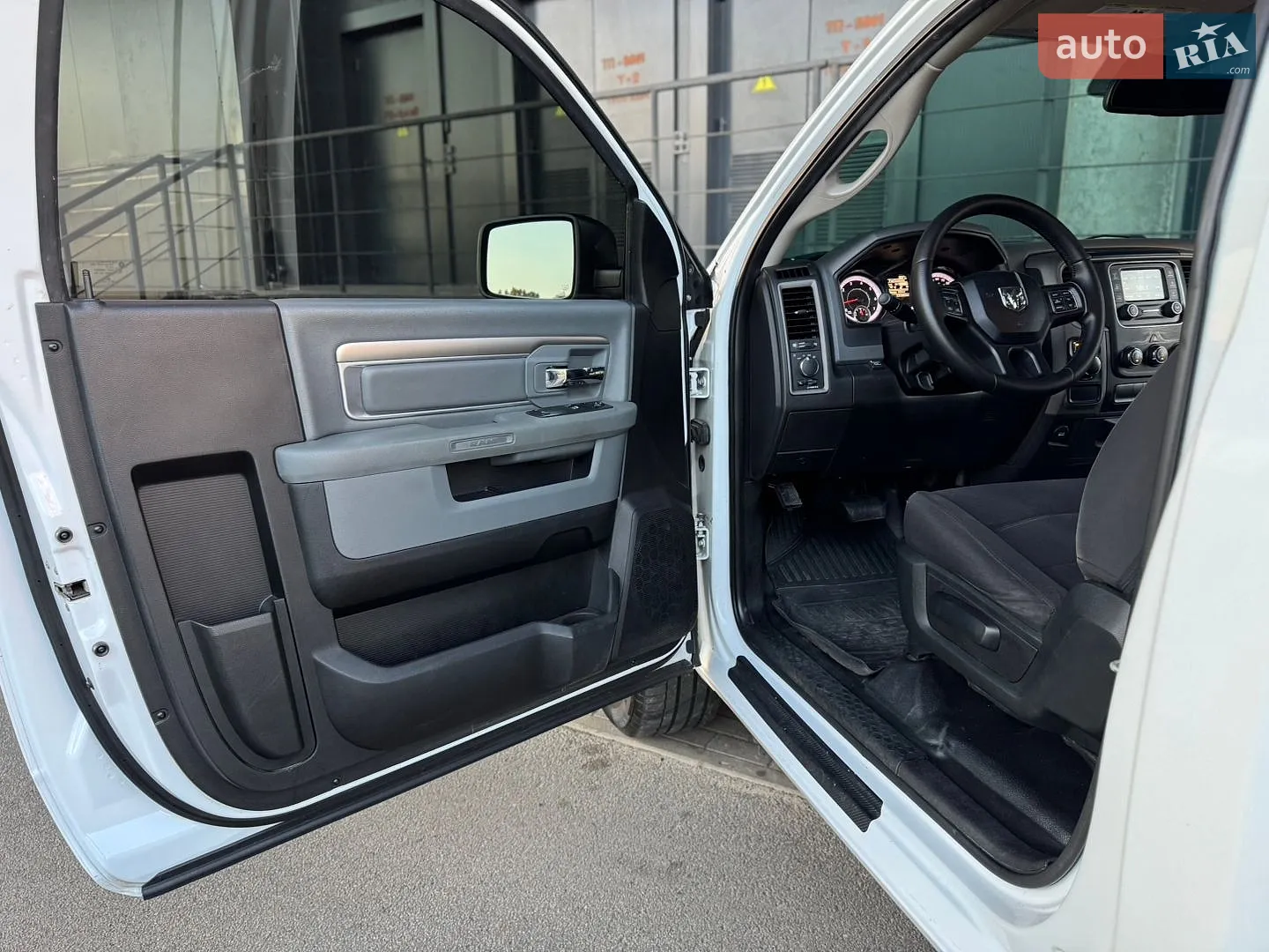 2019 RAM 1500 - мініатюра 30