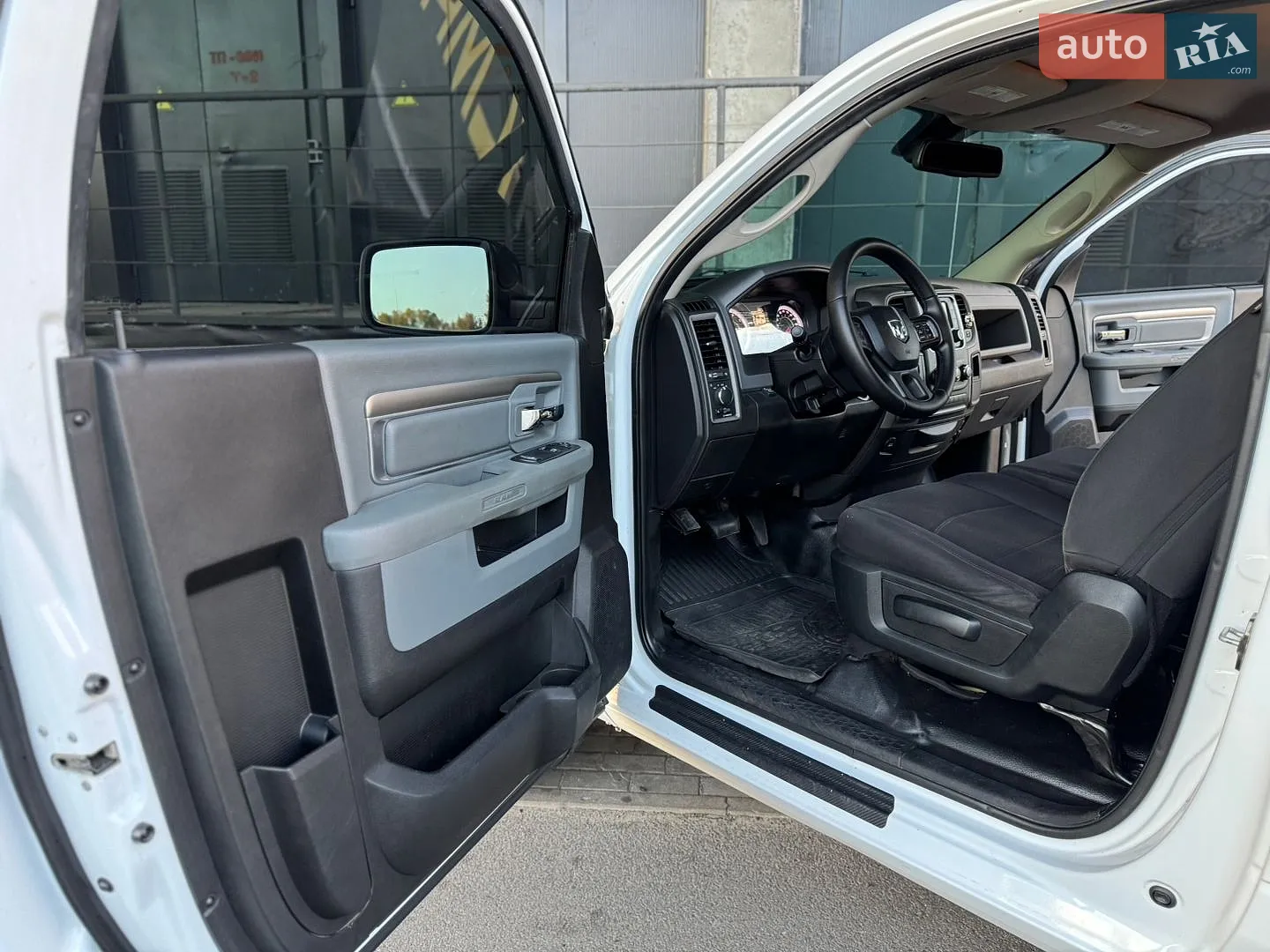 2019 RAM 1500 - мініатюра 29