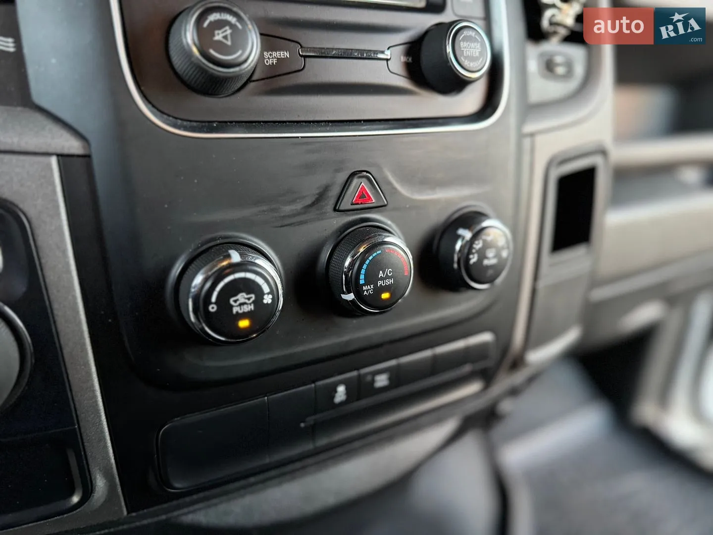 2019 RAM 1500 - мініатюра 42