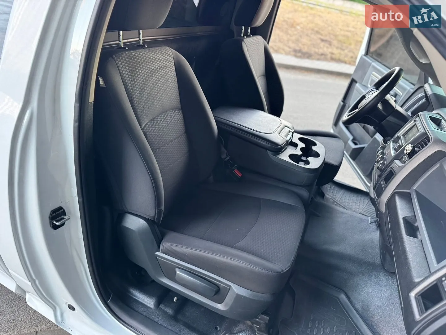 2019 RAM 1500 - мініатюра 50