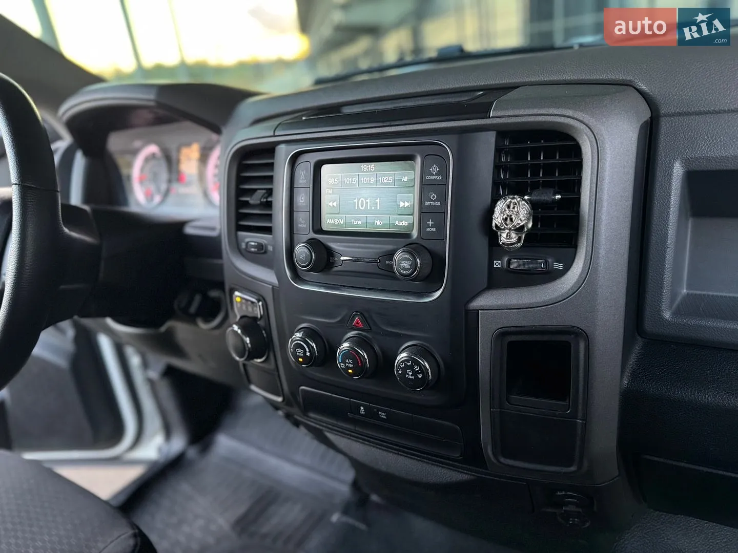 2019 RAM 1500 - мініатюра 54