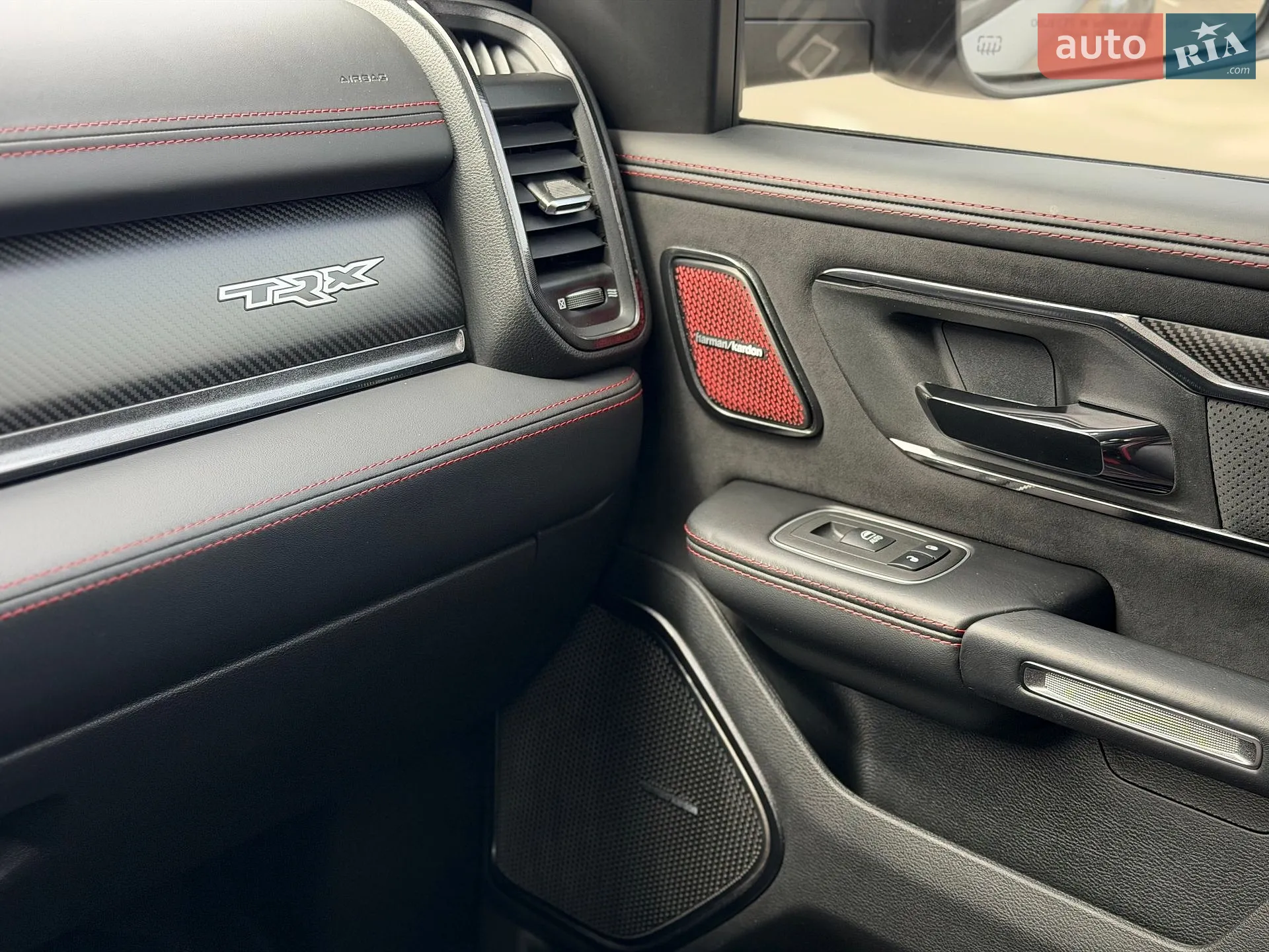 2021 RAM 1500 - мініатюра 8