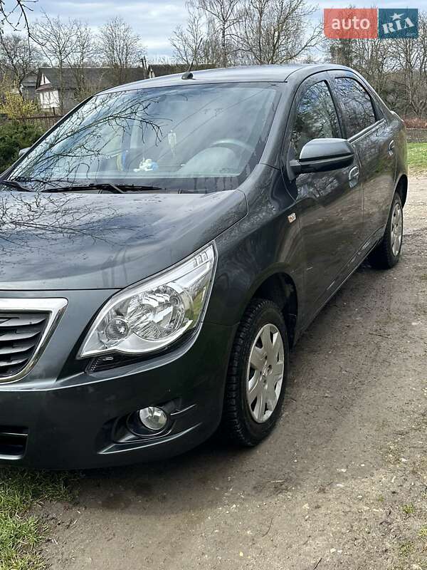 Седан Ravon R4 2019 в Кременці