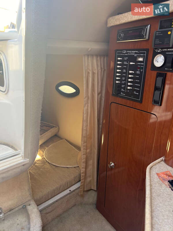 Моторная яхта Regal 2760 2005 в Киеве