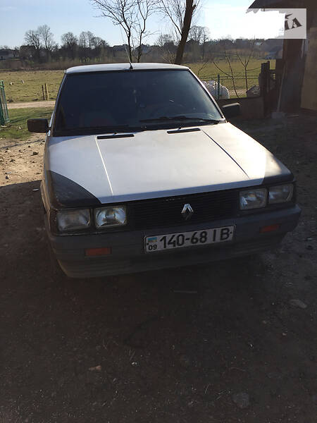 Хэтчбек Renault 11 1986 в Дрогобыче