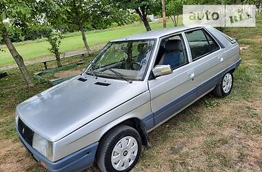 Хэтчбек Renault 11 1986 в Черновцах