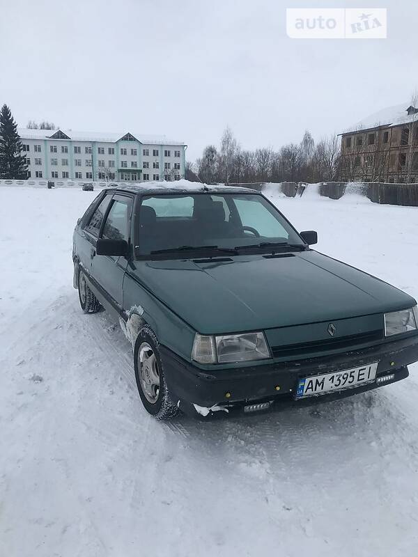 Хэтчбек Renault 11 1987 в Емильчине