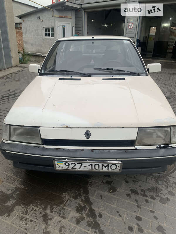 Хэтчбек Renault 11 1987 в Черновцах