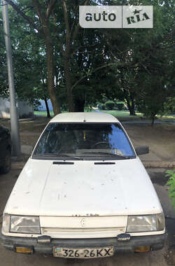 Хэтчбек Renault 11 1988 в Киеве