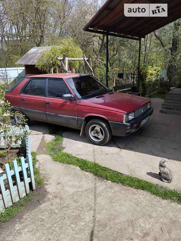 Хетчбек Renault 11 1986 в Бурштині