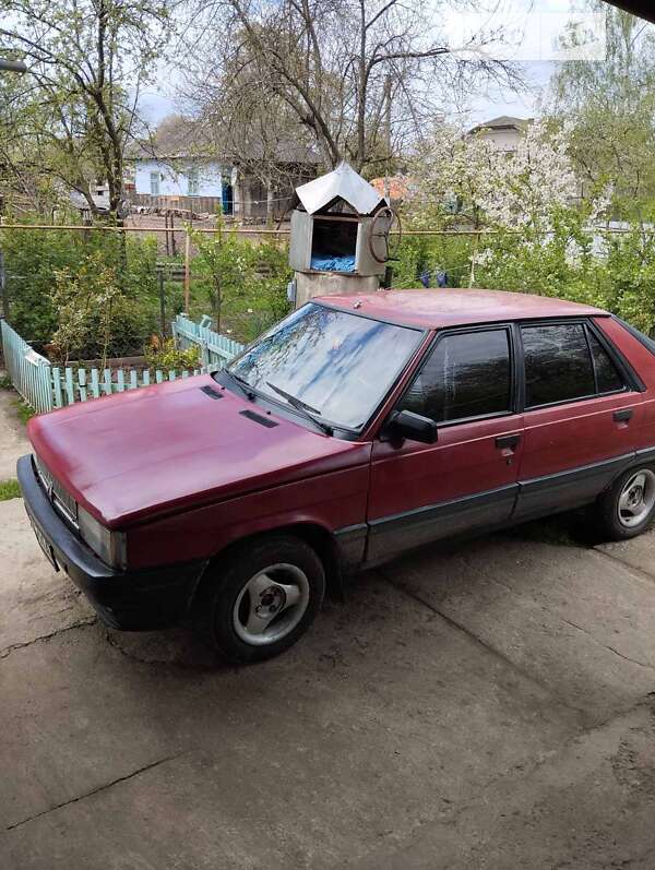 Хетчбек Renault 11 1986 в Бурштині