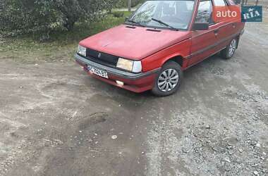 Хэтчбек Renault 11 1988 в Сарнах