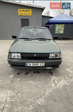 Хэтчбек Renault 11 1987 в Каневе