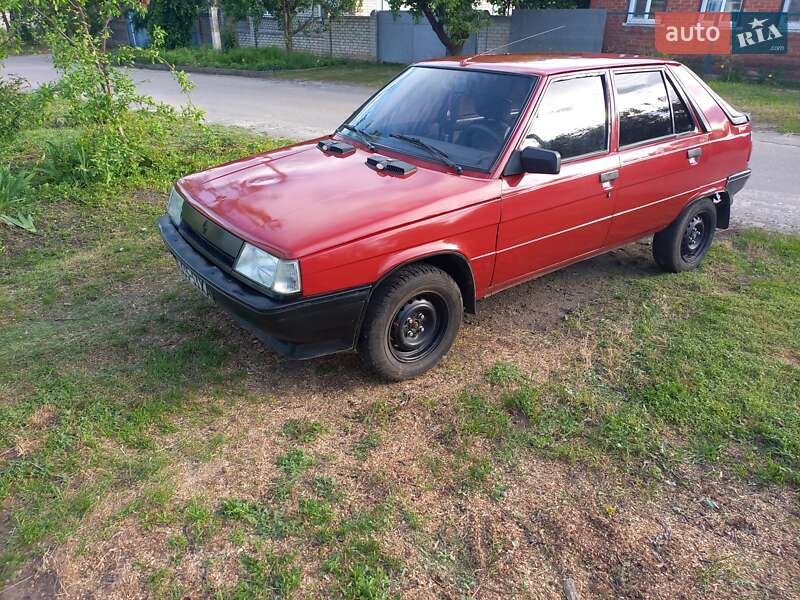 Хетчбек Renault 11 1987 в Харкові