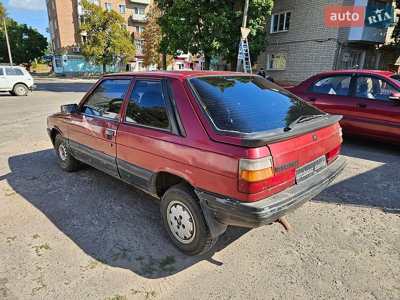 Хэтчбек Renault 11 1986 в Шостке фото 6 Хэтчбек Renault 11 1986 в Шостке