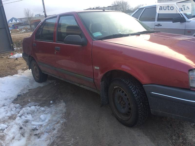 Renault 19 1992 року