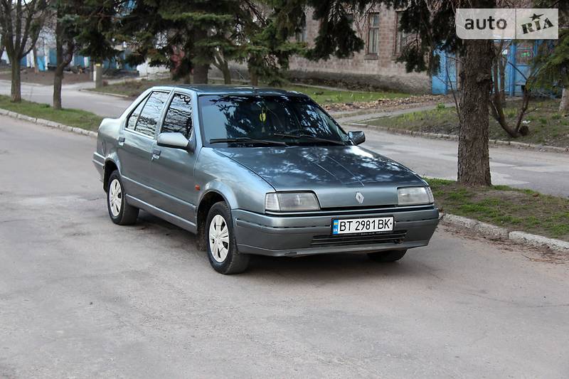 Renault 19 1992 року