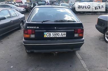 Хэтчбек Renault 19 1989 в Житомире