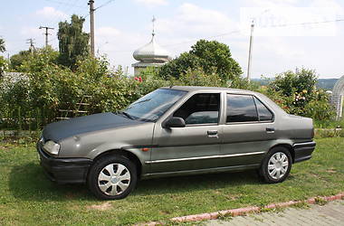 Седан Renault 19 1995 в Черновцах