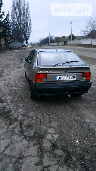 Хэтчбек Renault 19 1990 в Здолбунове