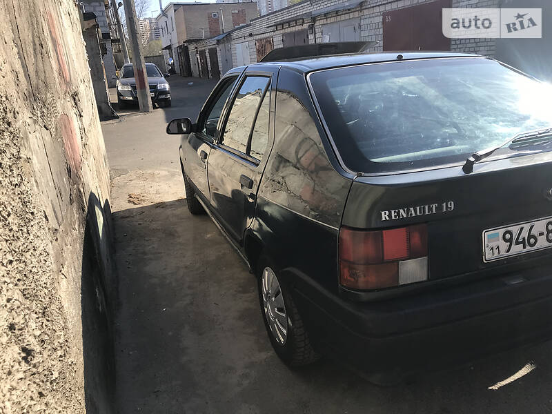 Седан Renault 19 1990 в Києві