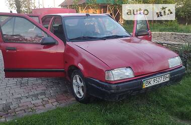 Седан Renault 19 1991 в Радехове