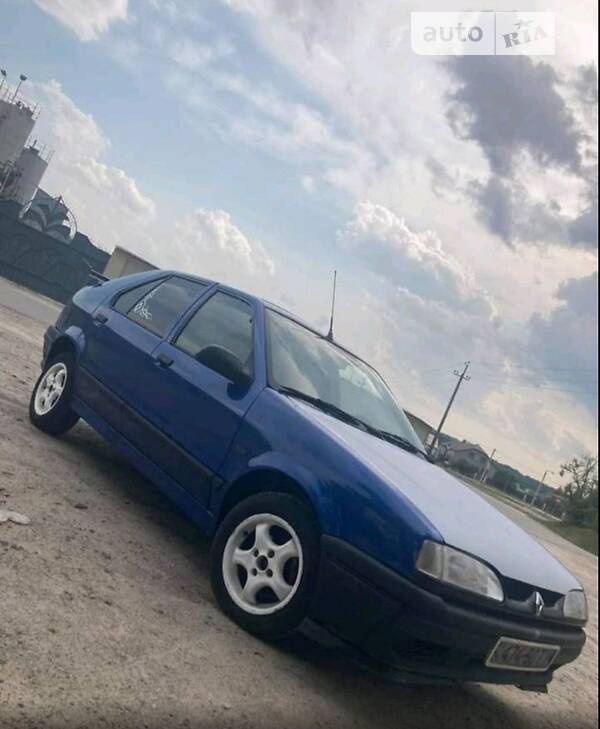 Renault 19