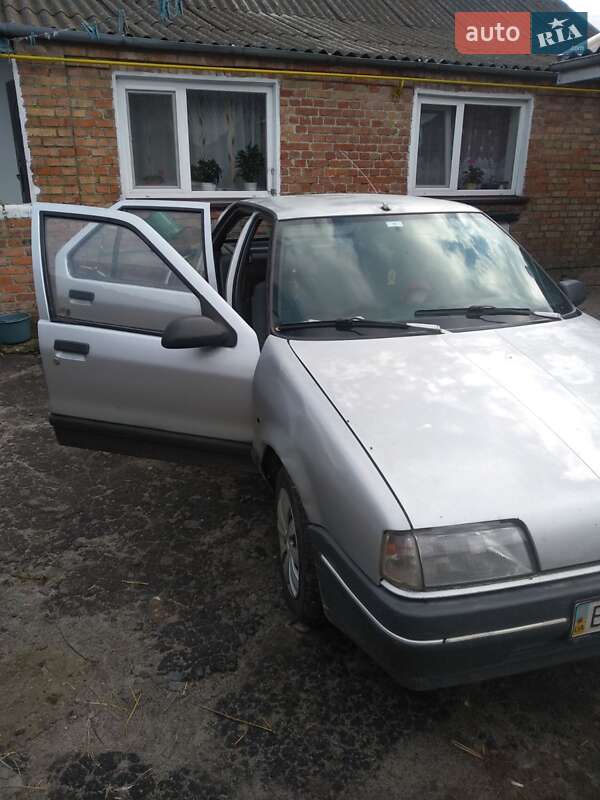 Хетчбек Renault 19 1991 в Рожище фото 5 Хетчбек Renault 19 1991 в Рожище