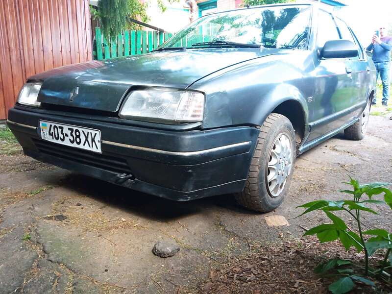 Седан Renault 19 1991 в Пирятине