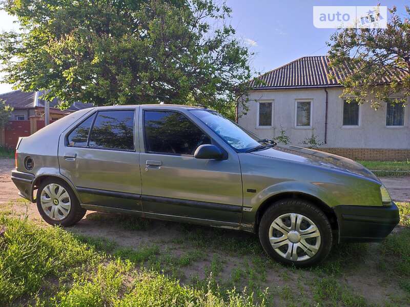 Хэтчбек Renault 19 1990 в Харькове