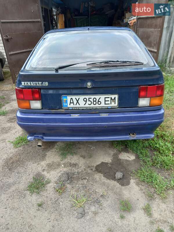 Хэтчбек Renault 19 1990 в Харькове